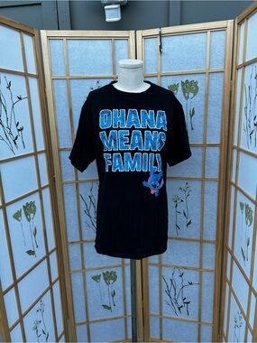 Black 'Ohana Means Family' Tee with Stitch Graphic